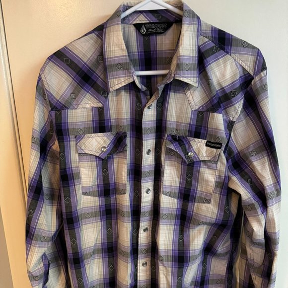Volcom Long Sleeve Size M - Picture 1 of 3
